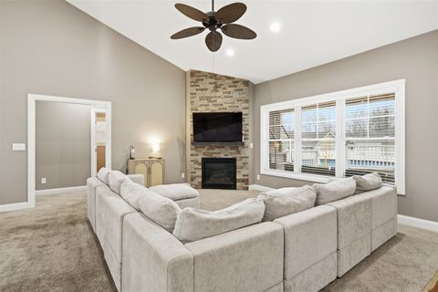 Tiny photo for 404 Victoria Drive, Washington, IL 61571 (MLS # 12584363)