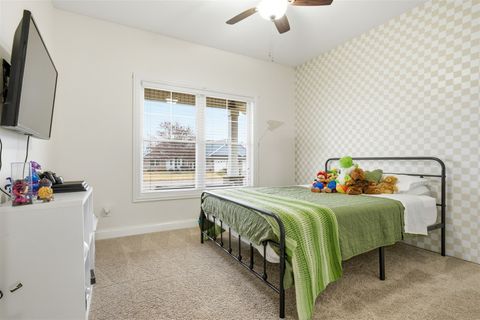 Tiny photo for 404 Victoria Drive, Washington, IL 61571 (MLS # 12584363)