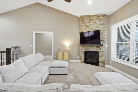 Tiny photo for 404 Victoria Drive, Washington, IL 61571 (MLS # 12584363)