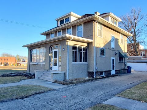 Photo of 1612 5th Street, Peru, IL 61354 (MLS # 12586876)