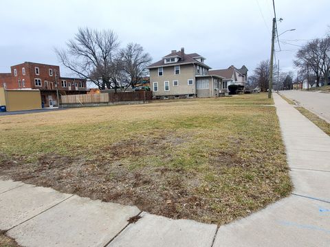 Tiny photo for 1612 5th Street, Peru, IL 61354 (MLS # 12586876)