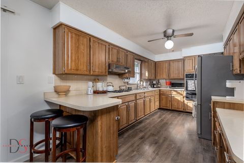Tiny photo for 2106 Cedar Avenue, Mendota, IL 61342 (MLS # 12482720)