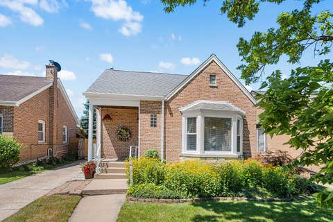 Tiny photo for 5126 N Mulligan Avenue, Chicago, IL 60630 (MLS # 12737355)