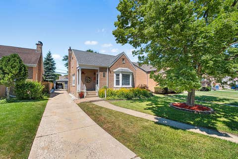 Photo of 5126 N Mulligan Avenue, Chicago, IL 60630 (MLS # 12737355)