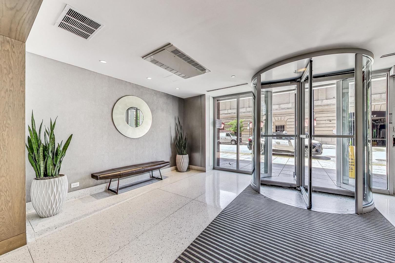 165 N Canal Street 1426