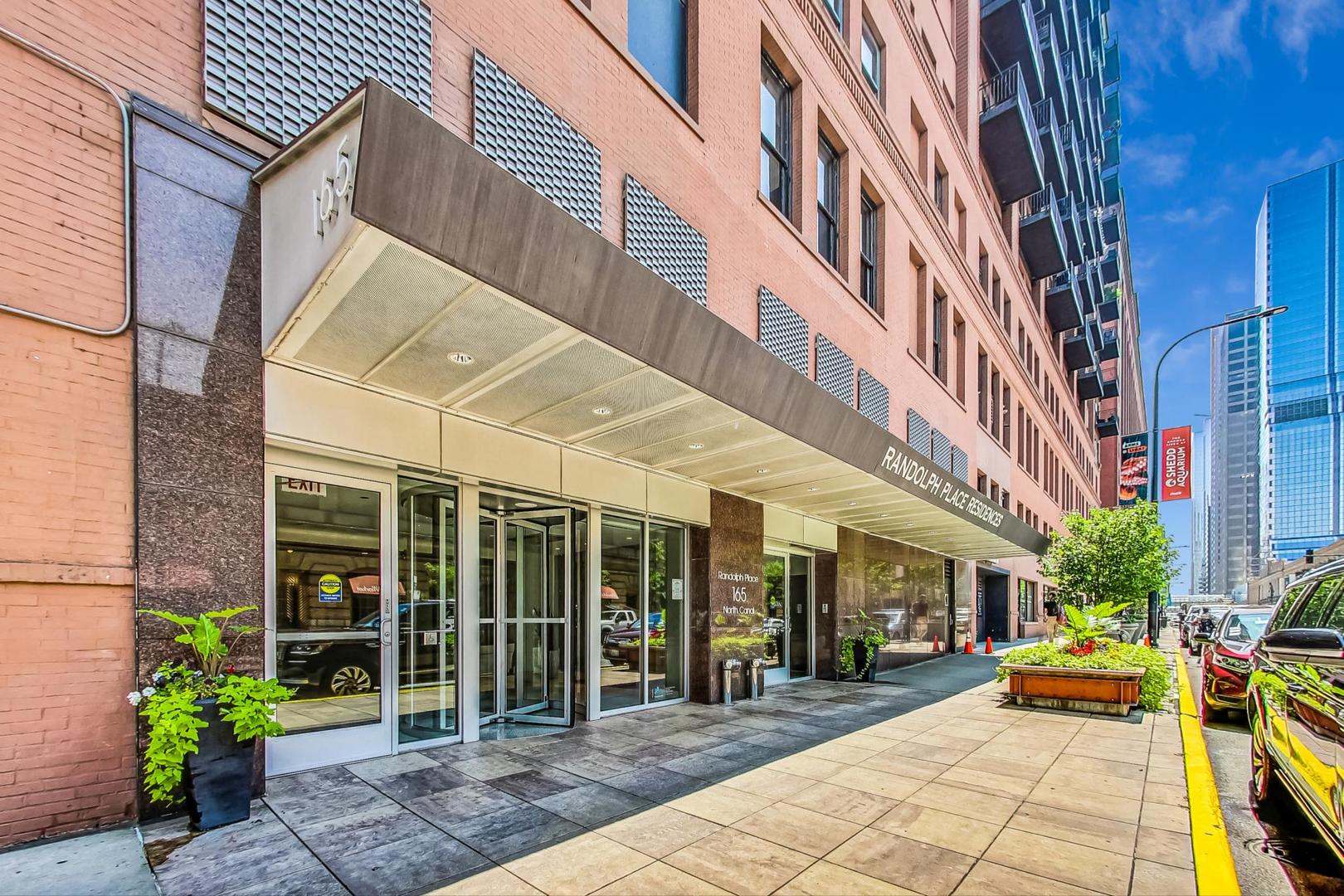 165 N Canal Street 1426
