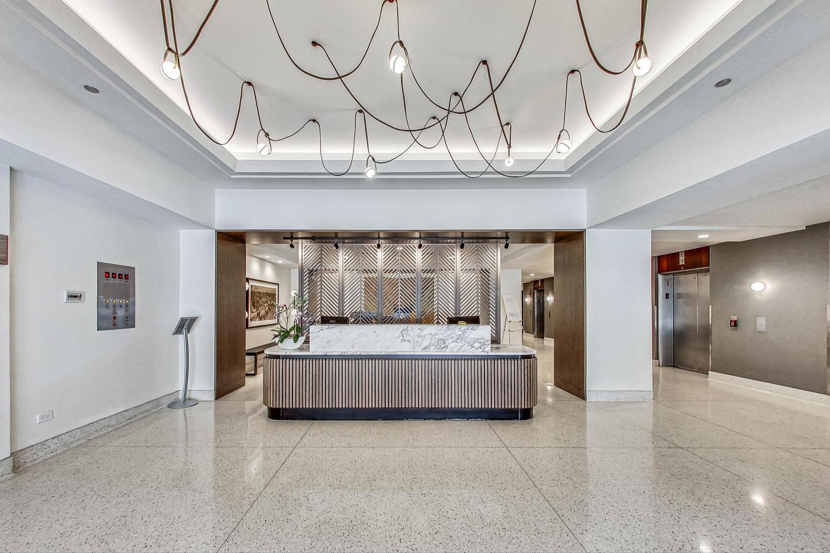 165 N Canal Street 1426