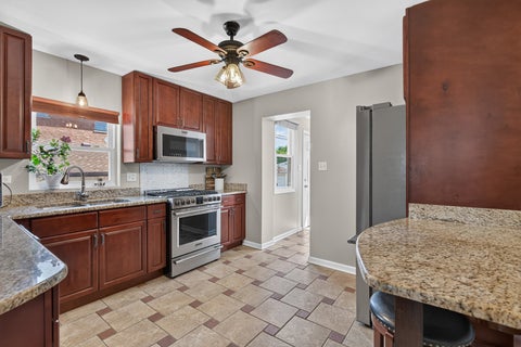 Tiny photo for 6365 N Mobile Avenue, Chicago, IL 60646 (MLS # 12681343)