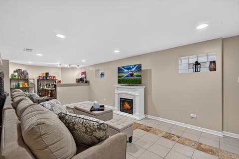 Tiny photo for 6365 N Mobile Avenue, Chicago, IL 60646 (MLS # 12681343)