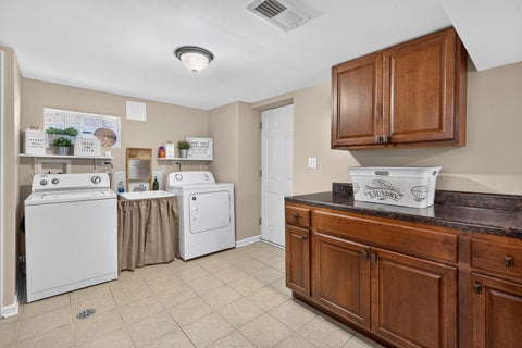 Tiny photo for 6365 N Mobile Avenue, Chicago, IL 60646 (MLS # 12681343)