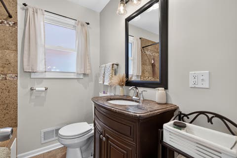 Tiny photo for 6365 N Mobile Avenue, Chicago, IL 60646 (MLS # 12681343)