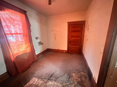 Tiny photo for 801 S Warren Street, Peoria, IL 61605 (MLS # 12351098)
