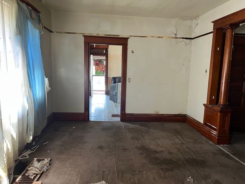 Tiny photo for 801 S Warren Street, Peoria, IL 61605 (MLS # 12351098)