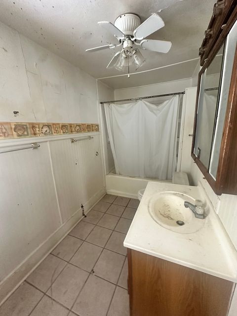 Tiny photo for 801 S Warren Street, Peoria, IL 61605 (MLS # 12351098)