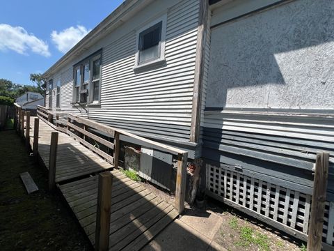 Tiny photo for 801 S Warren Street, Peoria, IL 61605 (MLS # 12351098)