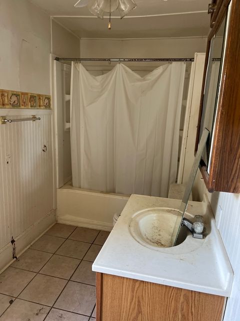 Tiny photo for 801 S Warren Street, Peoria, IL 61605 (MLS # 12351098)