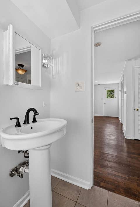 Tiny photo for 282 Stonegate Road, Clarendon Hills, IL 60514 (MLS # 12723413)