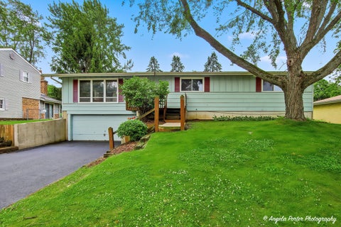 Photo of 3013 Highland Drive, Cary, IL 60013 (MLS # 12674442)