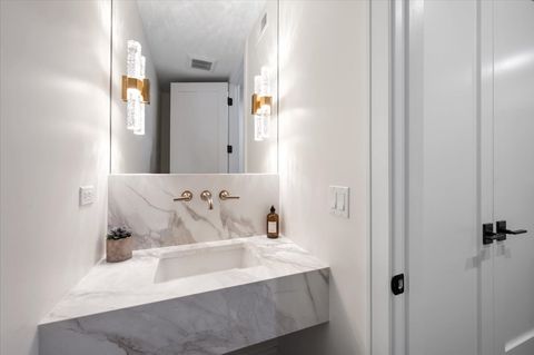 Tiny photo for 529 N Hartland Court, Chicago, IL 60622 (MLS # 12547771)