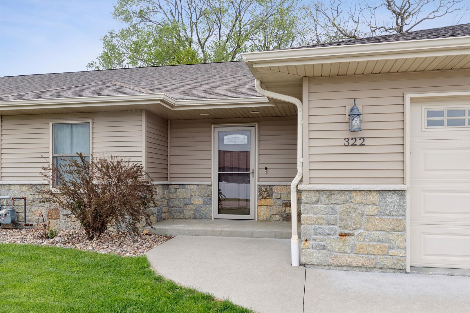 322 E River Court