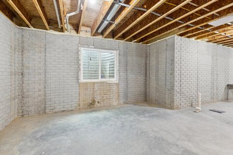 Tiny photo for 322 E River Court, Camanche, IA 52730 (MLS # 12635940)