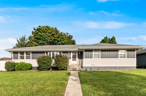 Photo of 2817 Wake Island Drive, Joliet, IL 60435 (MLS # 12778636)