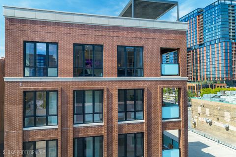 Tiny photo for 116 N Willard Court #PH01, Chicago, IL 60607 (MLS # 12589325)