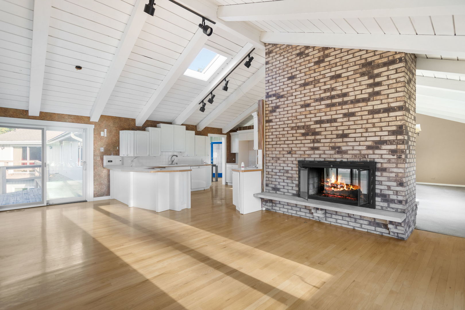 27763 W Lakeview Drive N