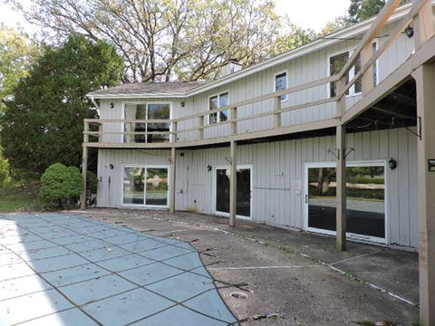 Tiny photo for 27763 W Lakeview Drive N, Lake Barrington, IL 60084 (MLS # 12491862)