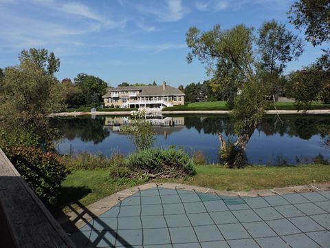 Tiny photo for 27763 W Lakeview Drive N, Lake Barrington, IL 60084 (MLS # 12491862)