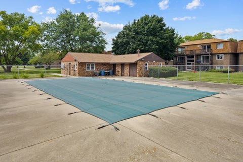 Tiny photo for 108 Boardwalk Street #2E, Elk Grove Village, IL 60007 (MLS # 12710539)
