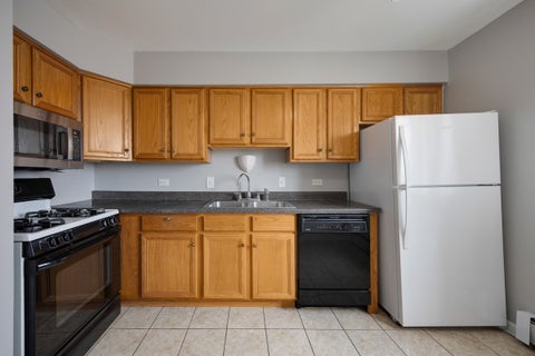 Tiny photo for 108 Boardwalk Street #2E, Elk Grove Village, IL 60007 (MLS # 12710539)