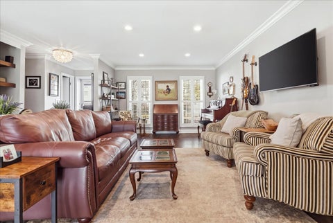 Tiny photo for 895 Garfield Avenue, Libertyville, IL 60048 (MLS # 12784034)