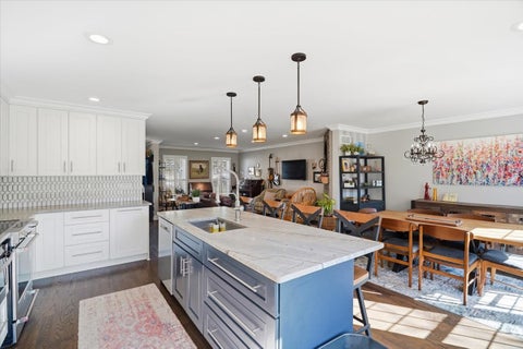 Tiny photo for 895 Garfield Avenue, Libertyville, IL 60048 (MLS # 12784034)