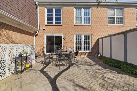 Tiny photo for 895 Garfield Avenue, Libertyville, IL 60048 (MLS # 12784034)