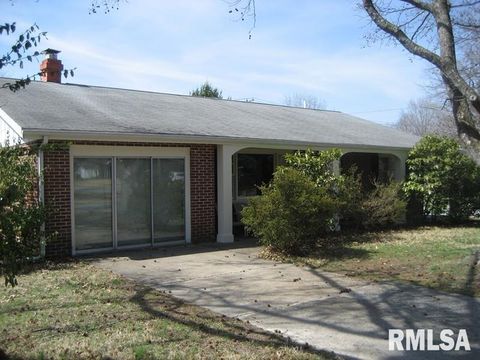 Photo of 600 S Skyline, Carbondale, IL 62901 (MLS # EB302998)