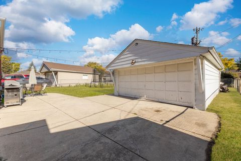 Tiny photo for 4856 Wick Drive, Oak Lawn, IL 60453 (MLS # 12568937)