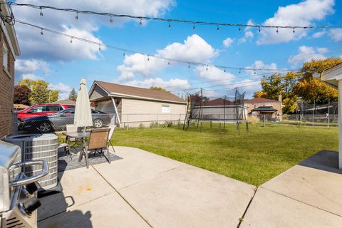 Tiny photo for 4856 Wick Drive, Oak Lawn, IL 60453 (MLS # 12568937)