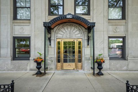 Tiny photo for 3530 N Lake Shore Drive #12B, Chicago, IL 60657 (MLS # 12373631)