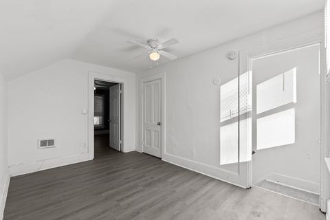 Tiny photo for 1527 W 6th St Street, Davenport, IA 52802 (MLS # 100000370)