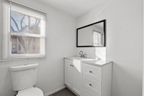 Tiny photo for 1527 W 6th St Street, Davenport, IA 52802 (MLS # 100000370)