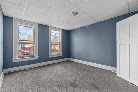 Tiny photo for 1527 W 6th St Street, Davenport, IA 52802 (MLS # 100000370)