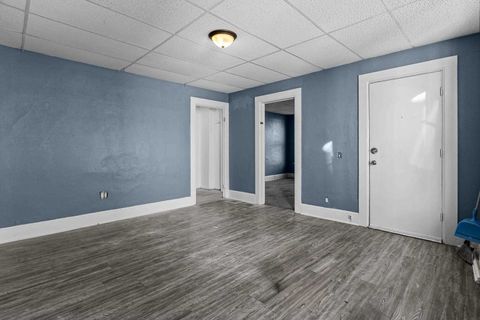 Tiny photo for 1527 W 6th St Street, Davenport, IA 52802 (MLS # 100000370)