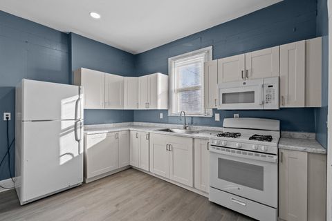 Tiny photo for 1527 W 6th St Street, Davenport, IA 52802 (MLS # 100000370)