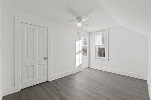 Tiny photo for 1527 W 6th St Street, Davenport, IA 52802 (MLS # 100000370)