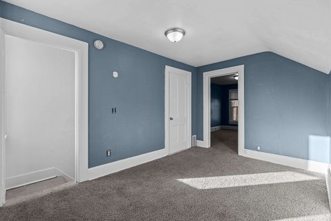 Tiny photo for 1527 W 6th St Street, Davenport, IA 52802 (MLS # 100000370)