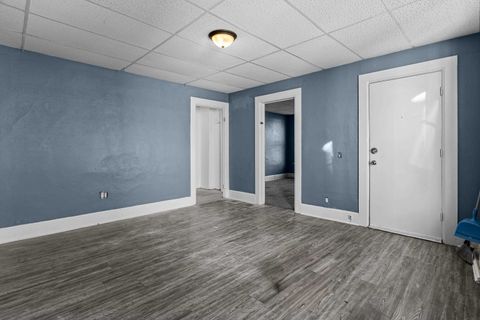 Tiny photo for 1527 W 6th St Street, Davenport, IA 52802 (MLS # 100000370)