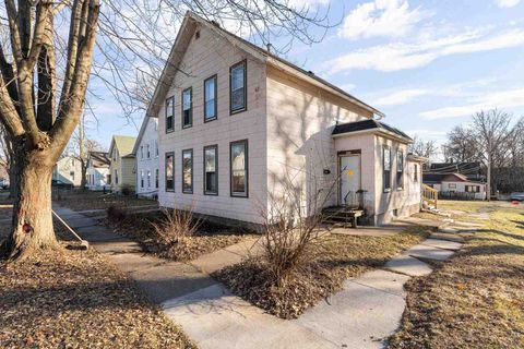 Tiny photo for 1527 W 6th St Street, Davenport, IA 52802 (MLS # 100000370)
