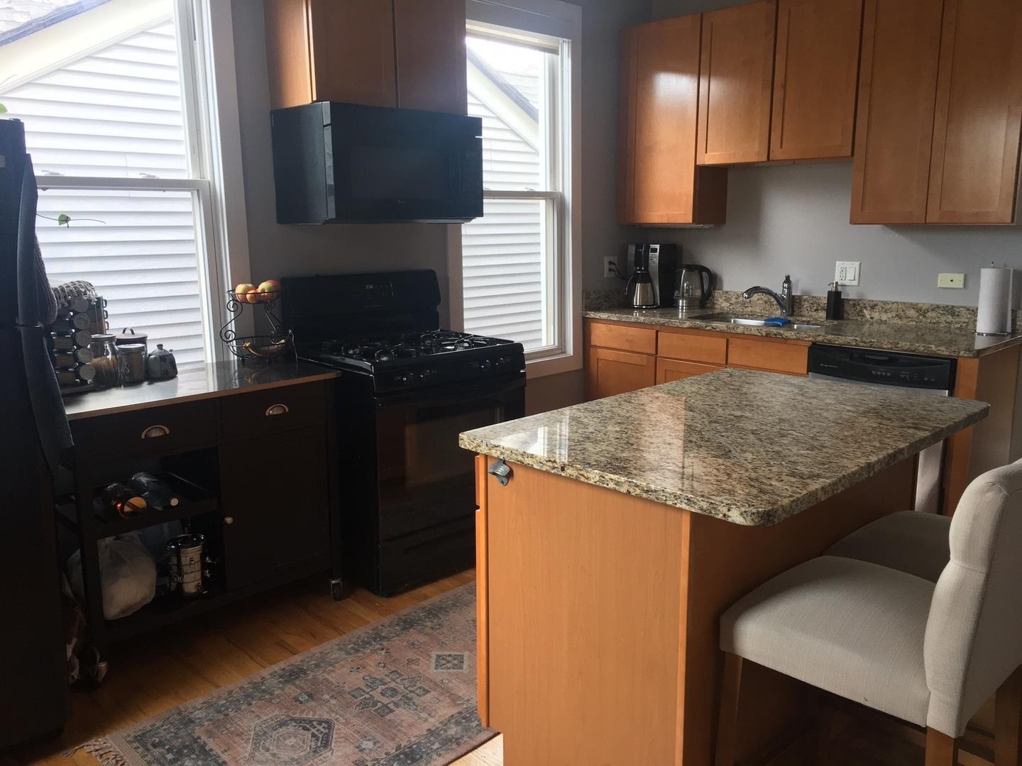 1236 W Oakdale Avenue 2F