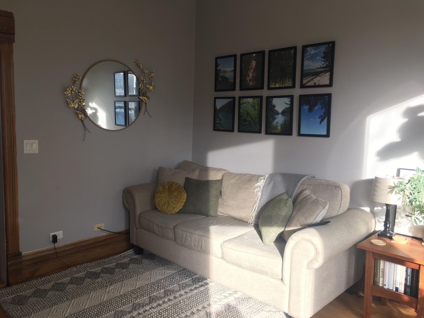 1236 W Oakdale Avenue 2F